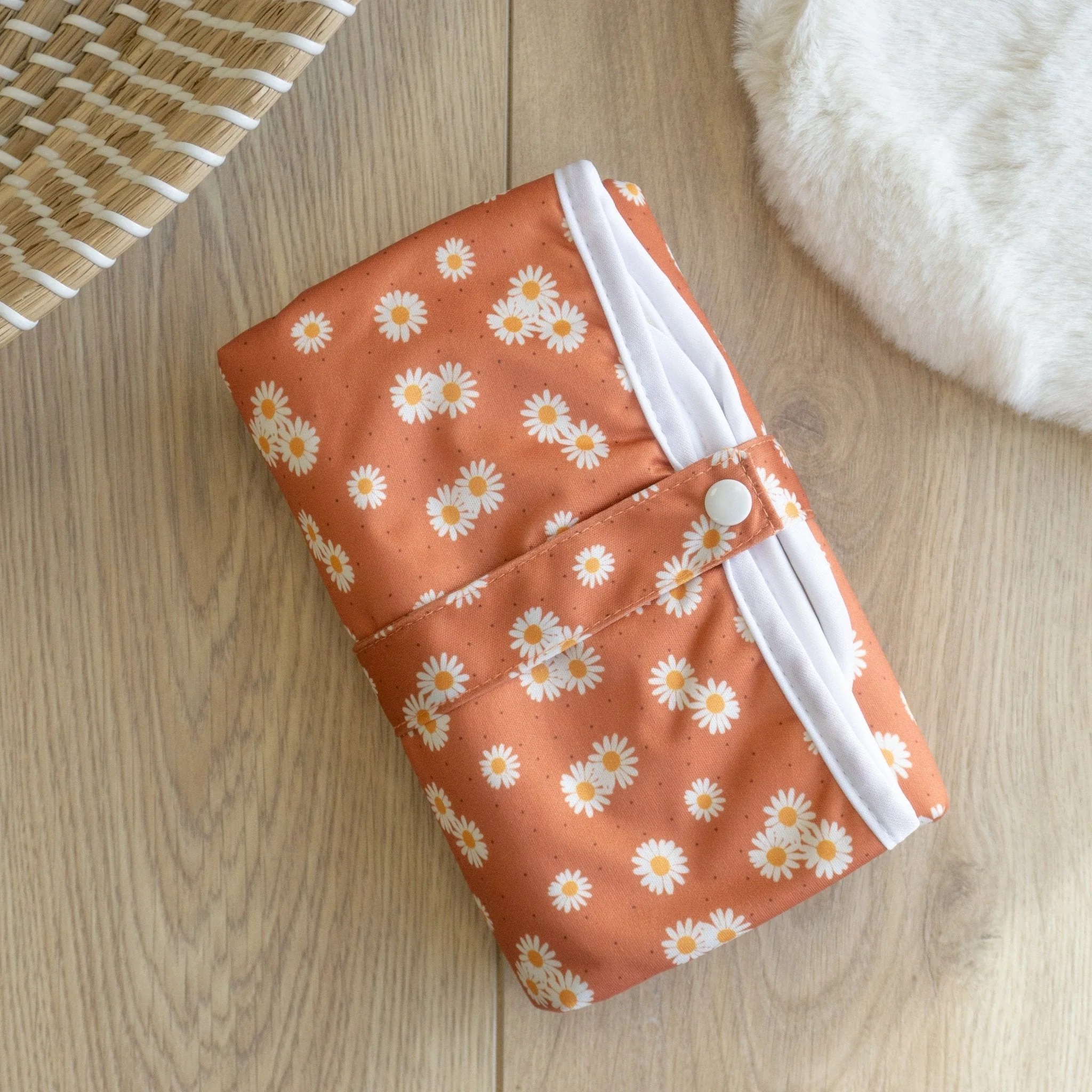 Baby Travel Changing Mats - Ditsy Daisy - Image 3