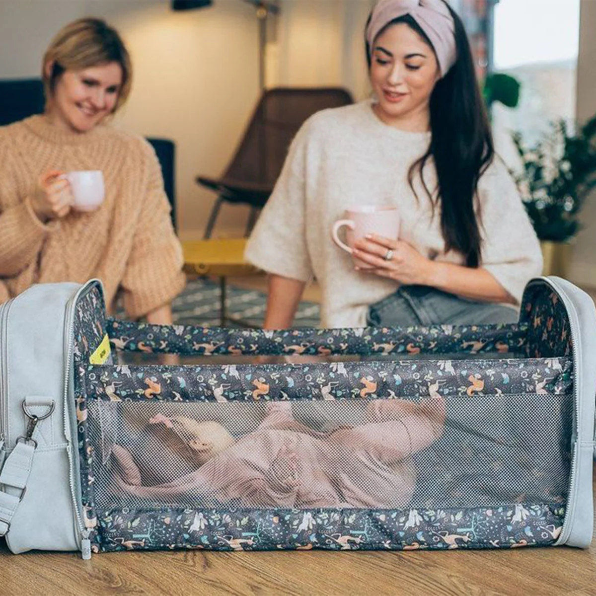 Bizzi Growin 2-in-1 Travel Bag & Baby Crib Vegan Leather - RucPOD ® - Image 13