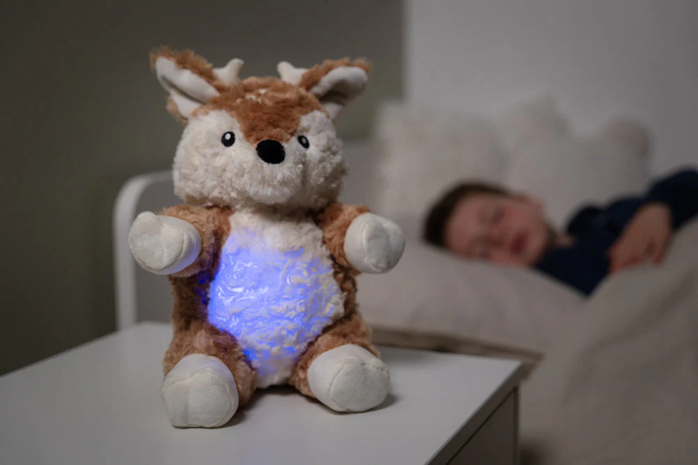 Cloud B LoveLight Nightlight Buddies - Finley Fawn - Image 2