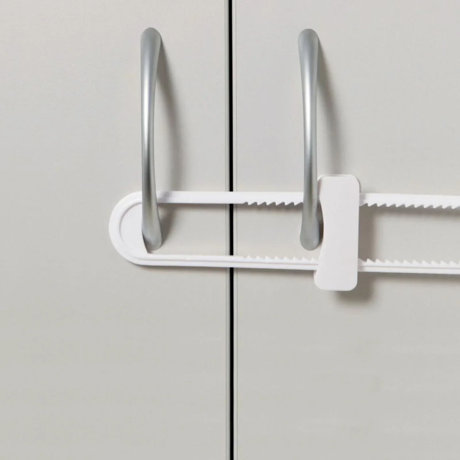 Dreambaby Sliding Cabinet Lock - White - Image 3