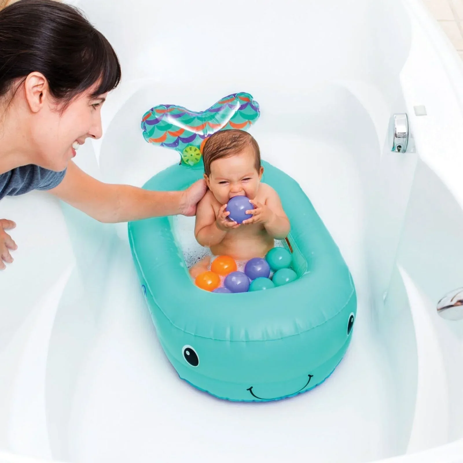 Infantino Whale Bubble Inflatable Bath Tub - Image 3
