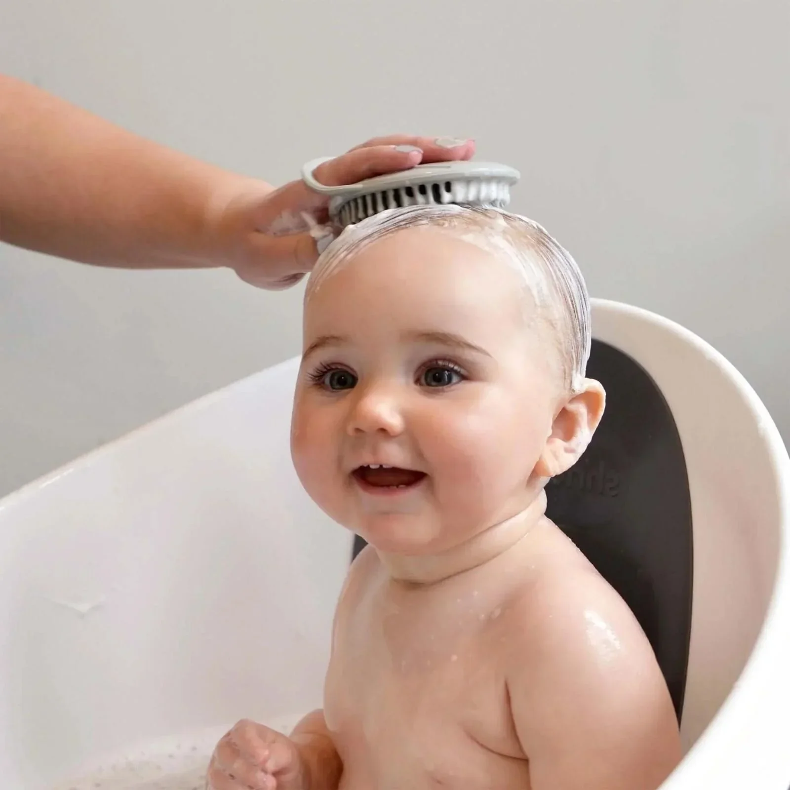 Shnuggle Baby Bath Brush Grey - Image 2